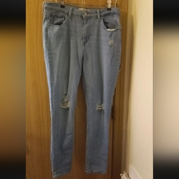 Levi's Denim - Levis 721 High Rise Distressed Skinny Jeans